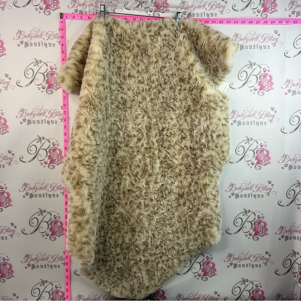 Rug Matt cheetah Silhouette Plush faux Fur Rug - Neutral Cream Animal print